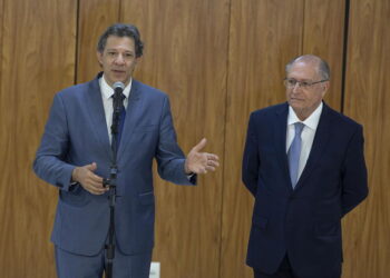 Governo anuncia programa com descontos de até R$ 8 mil para carro popular