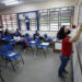 Governo pagará na sexta salário de professores com reajuste de 8%