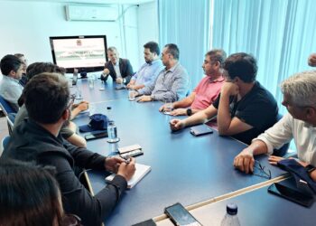 Jornalistas vêm a Manaus para conhecer o modelo ZFM e são apresentados ao CBA pela Suframa