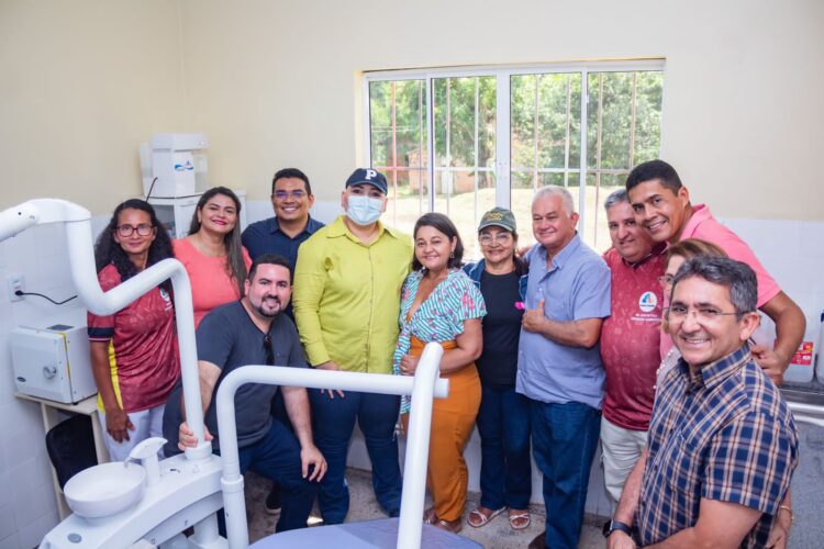 Prefeita Patrícia Lopes faz entregas de UBS, pontes e fardamento para moradores de assentamentos