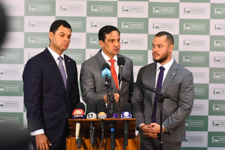 Deputados do AM membros do GT da Reforma Tributária realizam coletiva para falar sobre competitividade da Zona Franca