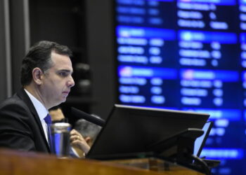 Antes do recesso, Congresso terá CPMI com depoimento de Mauro Cid e sessão para análise de vetos