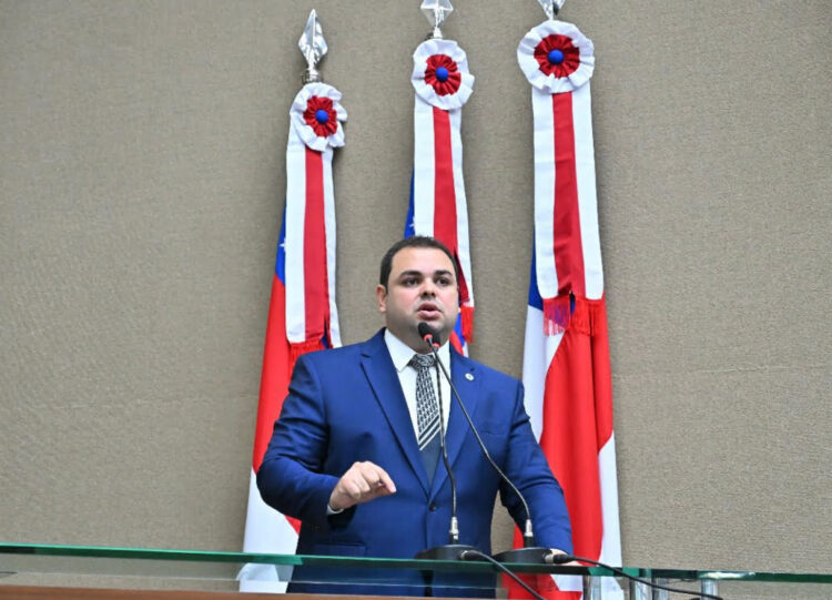 Aleam aprova PL de Roberto Cidade que dispõe diretrizes para o enfrentamento do Alzheimer