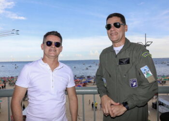 Manaus recebe espetáculo da Esquadrilha da Fumaça, na Ponta Negra