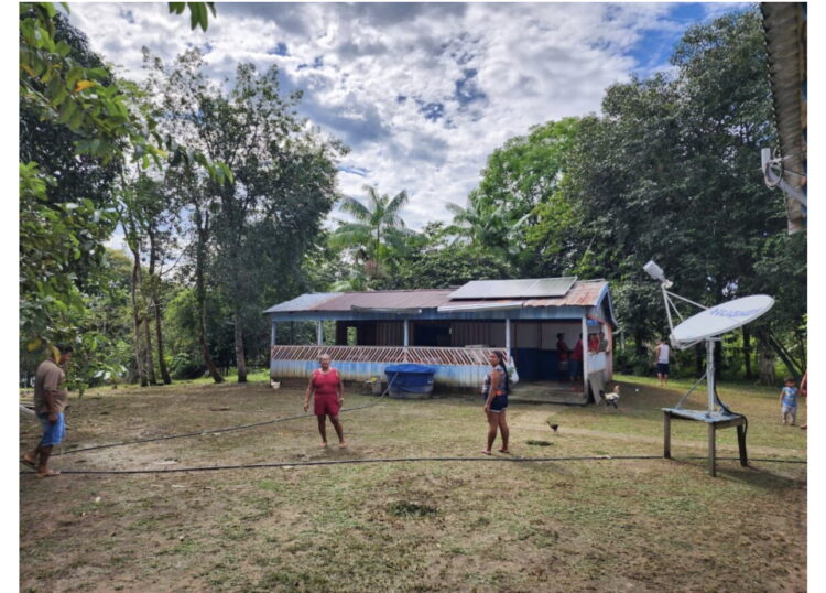 Placas de energia solar quebram o ciclo de isolamento cultural e econômico em comunidades ribeirinhas ao Redor de Manaus