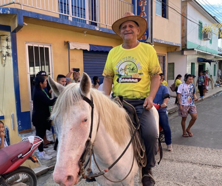 Pesquisa aponta prefeito Gibe Martins como favorito para eleições de 2024