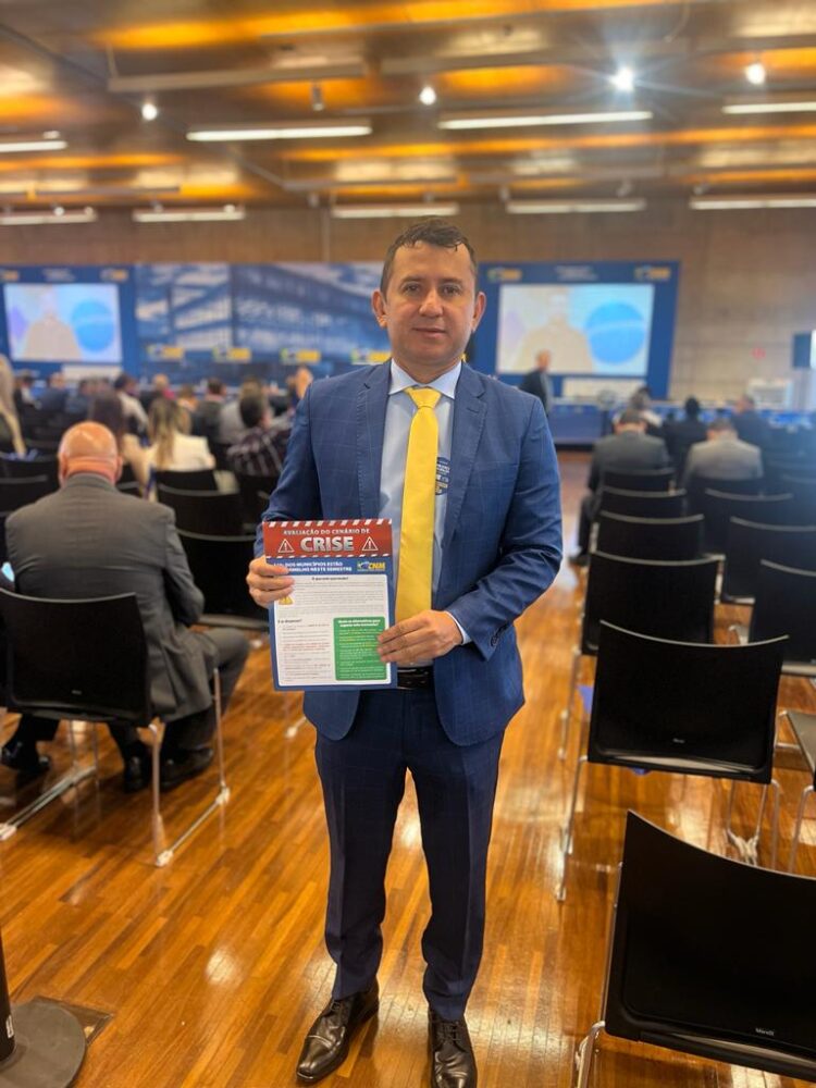 Arrecadação cai, e prefeitos se esforçam para evitar demissões e cumprir a Lei de Responsabilidade Fiscal