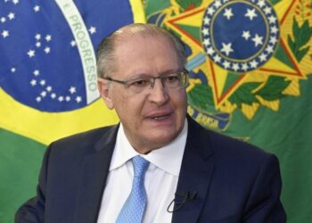Postura de Alckmin em meio à crise do apagão nacional desagrada governistas