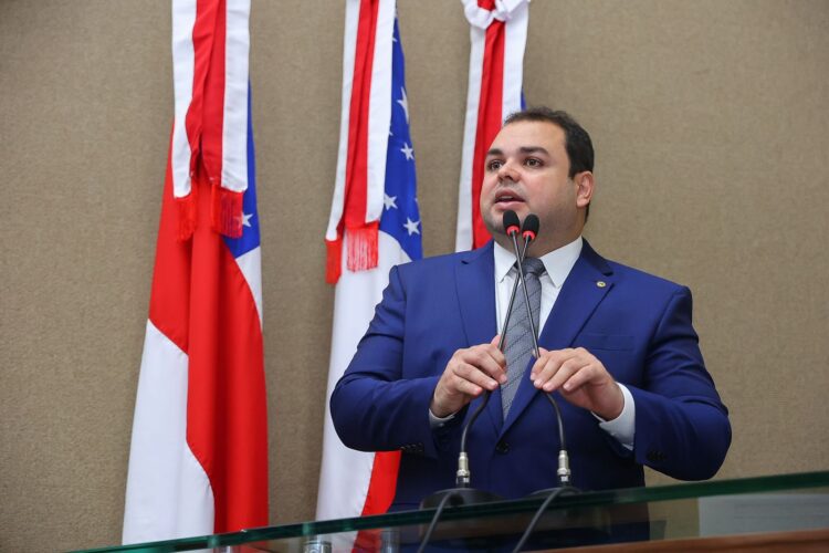 PL de Roberto Cidade propõe prioridade de matrícula a aluno na unidade de ensino onde o responsável legal esteja lotado