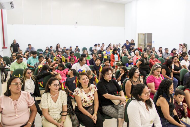 Prefeita Patrícia Lopes lança o programa municipal de Alfabetização Aprender a Ver