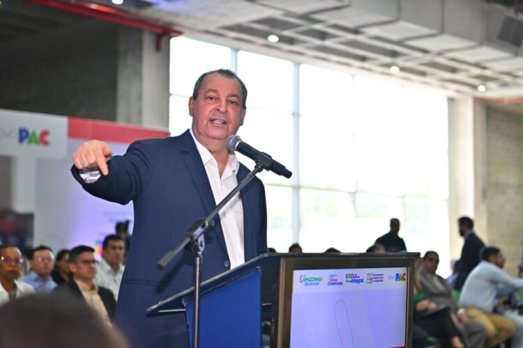 Senador Omar cobra do MEC a criação de mais universidades federais no interior do Amazonas