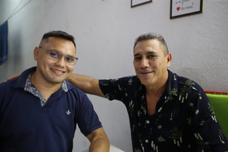 ‘Agora somos pai e filho biológicos’, diz primeiro transplantado renal do Amazonas, com rim do pai adotivo