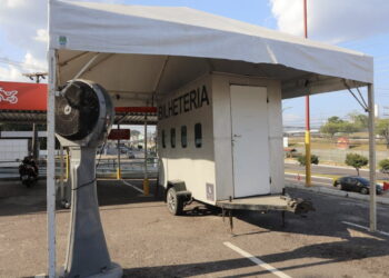 Prefeitura instala contêineres para troca de pulseira do ‘#SouManaus Passo a Paço 2023’