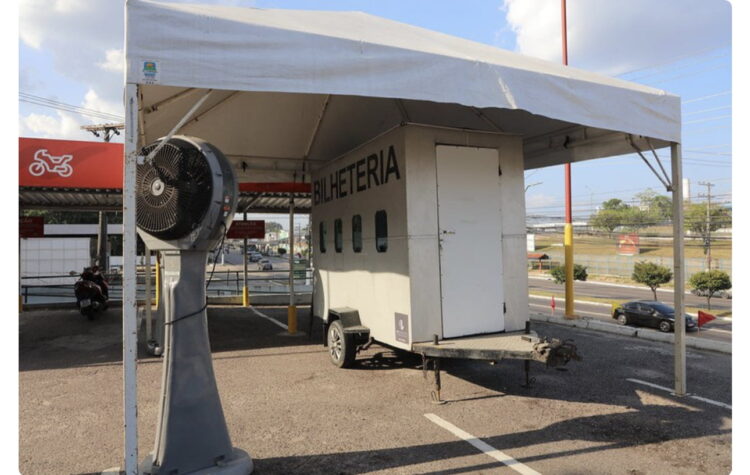 Prefeitura instala contêineres para troca de pulseira do ‘#SouManaus Passo a Paço 2023’