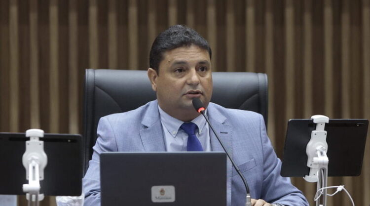 De autoria de Caio André, projetos de incentivo à capoeira e sobre deficiência auditiva unilateral avançam na CMM