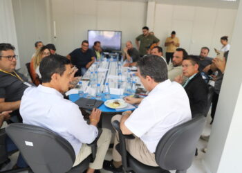 Ministro da Pesca discute em Manaus políticas públicas para o manejo do Pirarucu