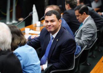 Projeto que elimina o pagamento de Imposto de Renda sobre benefícios retroativos ou acumulados do INSS e da assistência social é proposto por Saullo Vianna