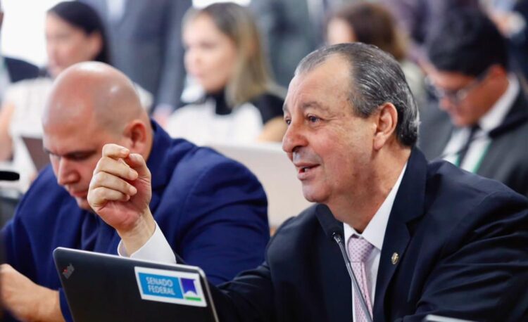 Senador Omar aprova relatório de projeto que destina recursos da União para situações de calamidade