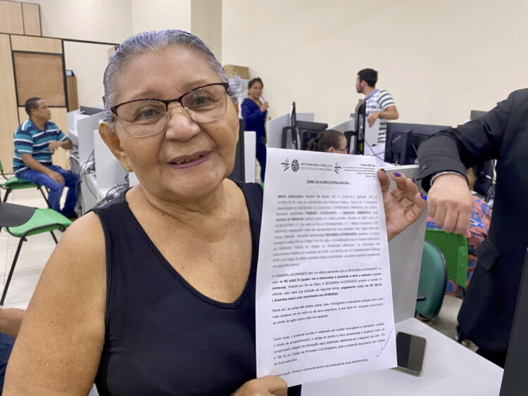 Nudecon realiza mutirão para atender demandas de água e energia, em Manaus