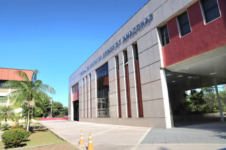 ​Pleno do TCE-AM deve julgar 84 processos na sessão desta terça-feira (8)