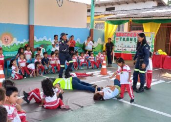 EMTT realiza ação nas escolas em alusão a Semana Nacional do Trânsito