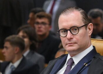 Zanin completa um mês no STF com coleção de posicionamentos conservadores