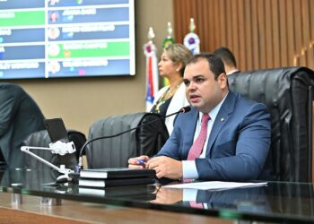 PL de Roberto Cidade que estabelece plano de ação às mudanças climáticas no Amazonas avança nas comissões da Aleam