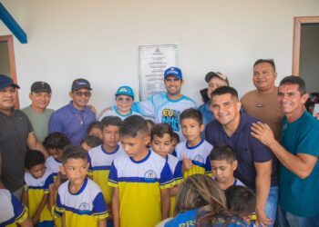 Prefeita Marina Pandolfo inaugura nova Escola Municipal e Ponto de Saúde na comunidade do Corocoro em Nhamundá