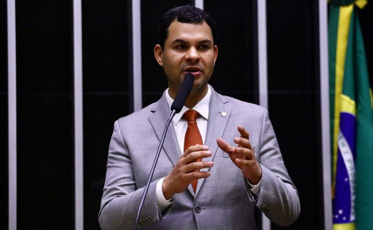 Após reunião com ministros, Saullo Vianna defende que BR-319 amenizaria impactos da estiagem no Amazonas