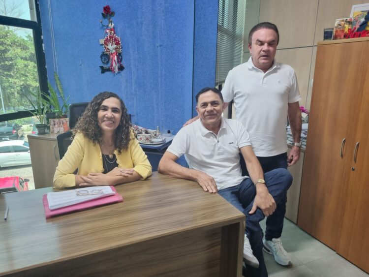 Santa Isabel do Rio Negro adere ao programa Amazonas + Alfabetizado