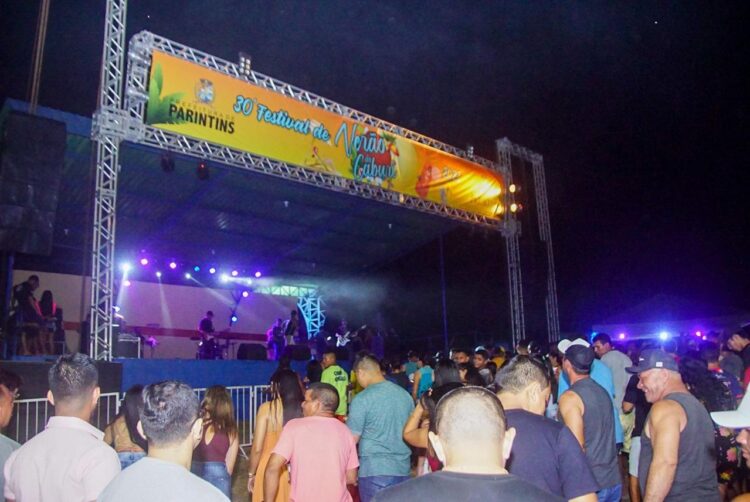 Festival de Verão do Caburi encanta público na Praia Brilho do Banzeiro