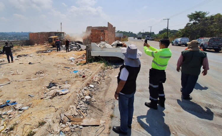 Operação conjunta entre Suframa, Prefeitura de Manaus e Governo do AM desmobiliza obras irregulares no Distrito 2