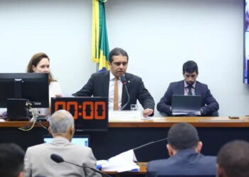 Comissão da Câmara dos Deputados aprova projeto que proíbe casamento homoafetivo