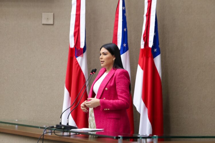 Outubro Rosa: Deputada Mayra Dias propõe Programa de Acompanhamento para Mulheres Mastectomizadas