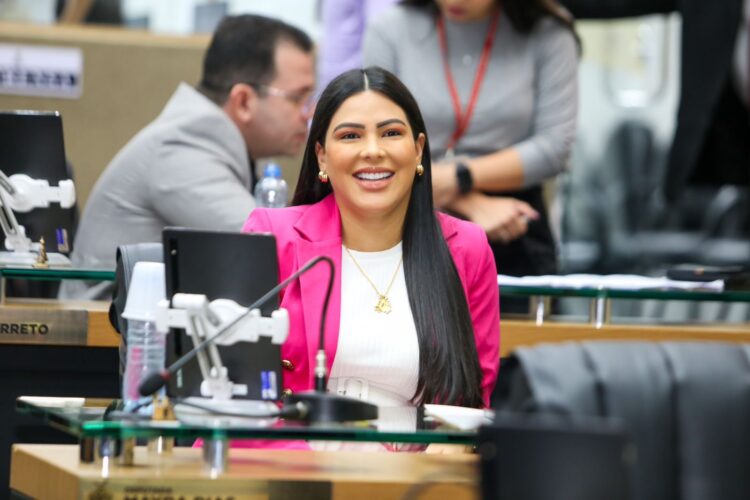 Mais quatro projetos da deputada estadual Mayra Dias viram lei no Amazonas