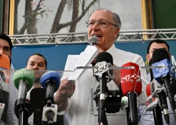 Seca no Amazonas: Alckmin anuncia antecipação de Bolsa Família e BPC