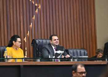 Proposta de Roberto Cidade que regulamenta a Política Estadual de ‘Food Trucks’ vira lei