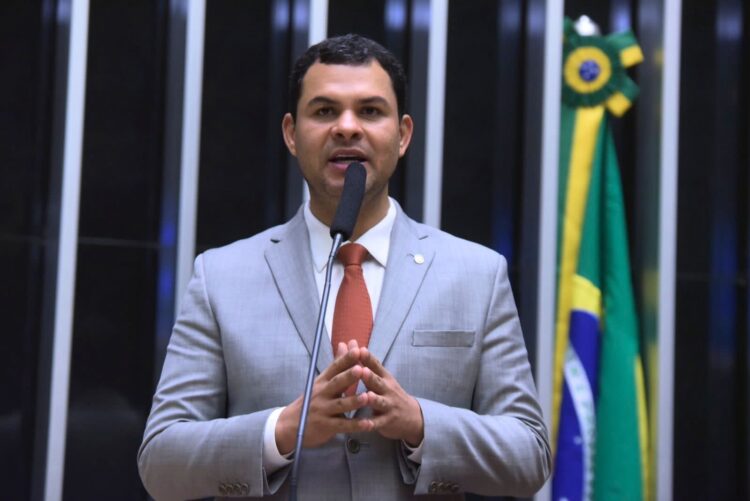 PL de Saullo propõe alívio financeiro ao preço do óleo diesel para embarcações de passageiros