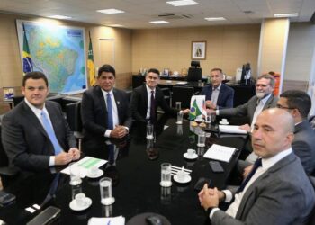 Prefeito Bi Garcia anuncia que Parintins ganhará novo conjunto habitacional com mais de 300 casas