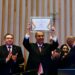 Senador Omar Aziz recebe título de cidadão honorário de Brasília
