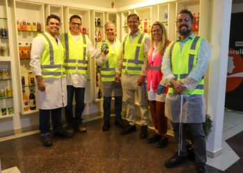 Sidney Leite Visita a Recofarma, maior exportadora de concentrados da Zona Franca