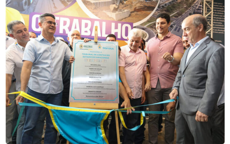 Prefeito David Almeida inaugura nova passarela da avenida Ephigênio Salles