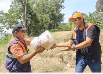Ajuda humanitária chega na região da Valéria e Paraná de Parintins
