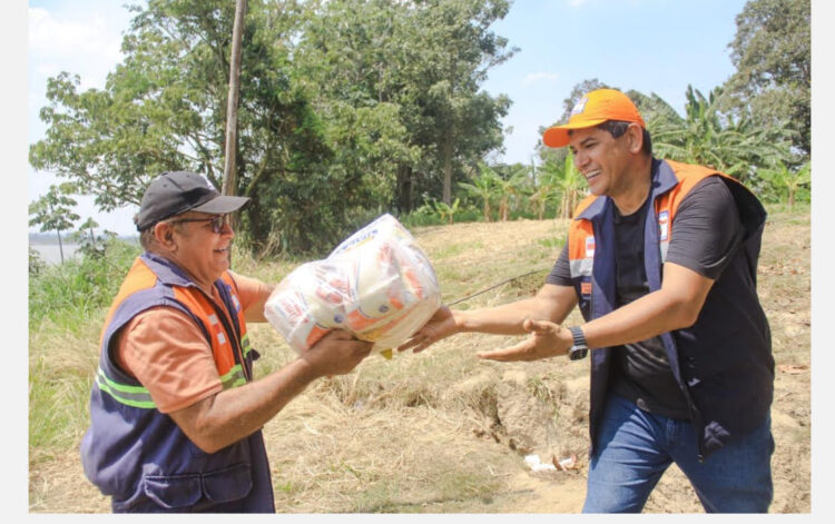 Ajuda humanitária chega na região da Valéria e Paraná de Parintins