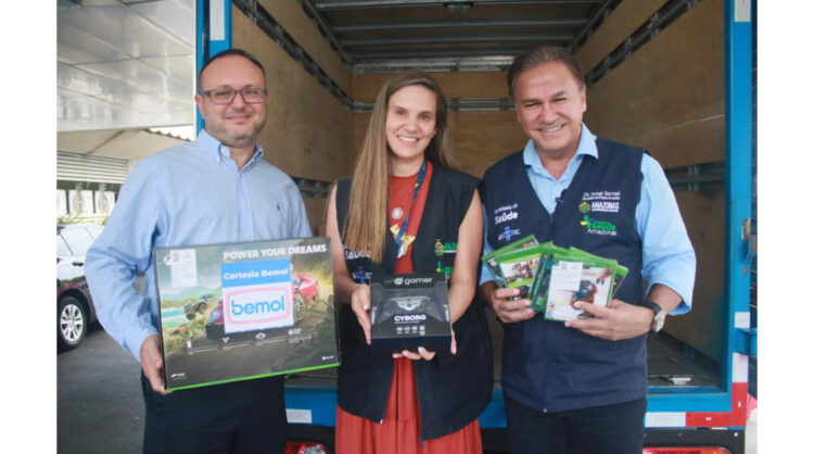 SES recebe doação de videogames para terapia e entretenimento a crianças hospitalizadas em Manaus