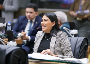 Assembleia Legislativa aprova Projeto de Lei de Mayra Dias para inclusão e apoio às pessoas com TDAH