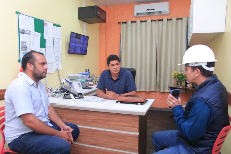 Prefeitura de Parintins e Ministério do Desenvolvimento Regional avaliam orla da cidade para início da construção do muro de arrimo