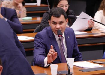 PL de Saullo Vianna que exige equipamentos esportivos em programas habitacionais do governo é aprovado em comissão da Câmara