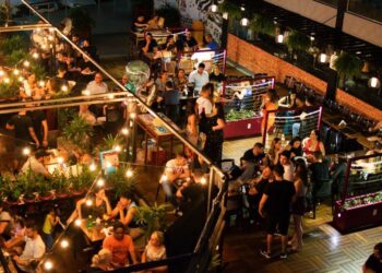 Festas corporativas aumentam expectativa de alta no faturamento de bares e restaurantes