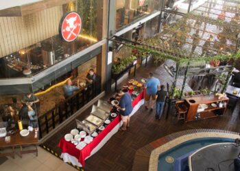 Fim de Ano Com Sabor: Ancho Steak Burger & Bona Cucina Encerram o Ano com Última Feijoada de 2023